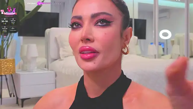 Snapshot of wowEva chatting on November 9, 2025, 9:57 am wowEva online show from November 9, 2025, 9:57 am