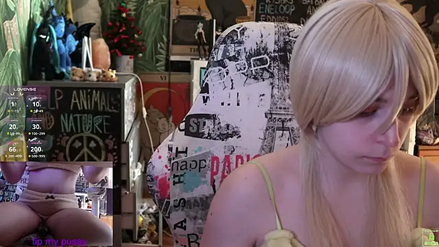 ShiroiFubuki online show from March 16, 2025, 9:38 am