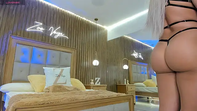 Snapshot of Zoevegass chatting on November 4, 2025, 6:44 pm Zoevegass online show from November 4, 2025, 6:44 pm