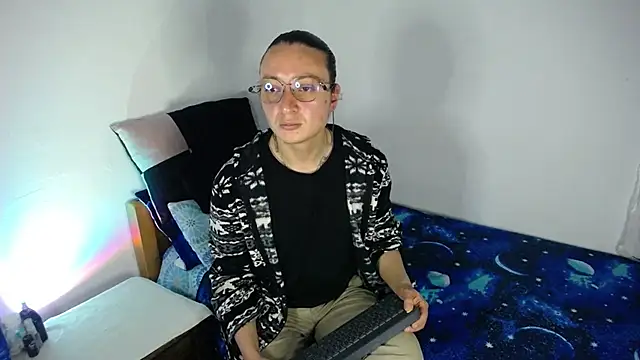 Snapshot of monkeywillwhite chatting on February 28, 2026, 4:45 am monkeywillwhite online show from February 28, 2026, 4:45 am