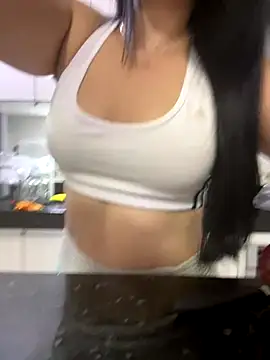 Snapshot of lupyta20 chatting on December 15, 2025, 1:06 pm lupyta20 online show from December 15, 2025, 1:06 pm