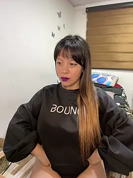 Snapshot of Bruja_lu chatting on February 4, 2025, 11:06 pm Bruja lu online show from February 4, 2025, 11:06 pm