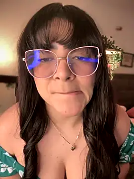 Snapshot of Lia_flowers chatting on October 3, 2025, 11:50 pm Lia flowers online show from October 3, 2025, 11:50 pm
