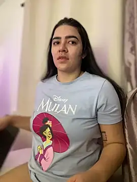 Snapshot of Lia_flowers chatting on March 10, 2025, 11:49 pm Lia flowers online show from March 10, 2025, 11:49 pm