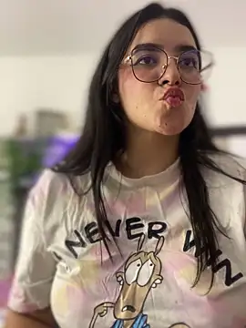 Snapshot of Lia_flowers chatting on March 9, 2025, 6:28 am Lia flowers online show from March 9, 2025, 6:28 am