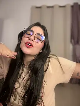 Snapshot of Lia_flowers chatting on March 15, 2025, 5:19 am Lia flowers online show from March 15, 2025, 5:19 am