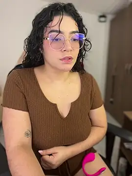 Lia flowers online show from March 2, 2026, 10:06 pm