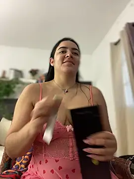 Snapshot of Lia_flowers chatting on February 22, 2025, 11:03 pm Lia flowers online show from February 22, 2025, 11:03 pm