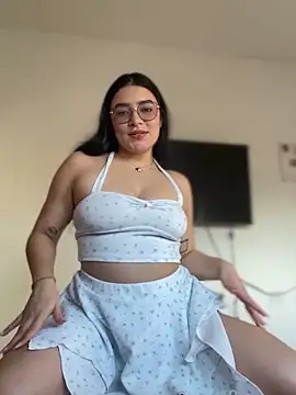 Snapshot of Lia_flowers chatting on February 15, 2025, 10:21 pm Lia flowers online show from February 15, 2025, 10:21 pm