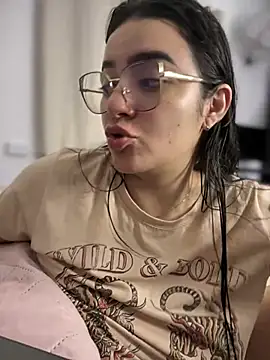 Snapshot of Lia_flowers chatting on March 15, 2025, 2:14 am Lia flowers online show from March 15, 2025, 2:14 am