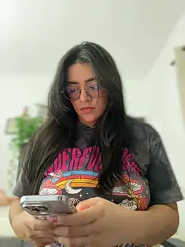 Snapshot of Lia_flowers chatting on February 21, 2025, 11:43 pm Lia flowers online show from February 21, 2025, 11:43 pm