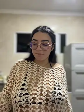 Snapshot of Lia_flowers chatting on February 28, 2025, 5:26 am Lia flowers online show from February 28, 2025, 5:26 am