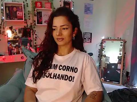 Snapshot of BeellyDance chatting on October 6, 2025, 6:08 pm BeellyDance online show from October 6, 2025, 6:08 pm