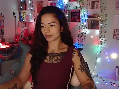 Snapshot of BeellyDance chatting on December 1, 2025, 11:00 am BeellyDance online show from December 1, 2025, 11:00 am