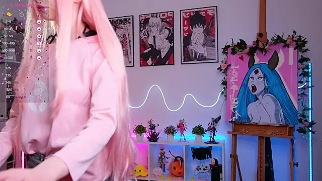 Snapshot of HolliWould_ chatting on September 23, 2025, 6:04 pm HolliWould online show from September 23, 2025, 6:04 pm