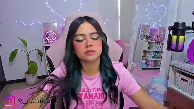 CuteDani  online show from February 12, 2026, 2:28 pm