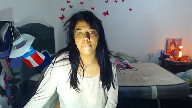 AmaraRoberts420 online show from October 5, 2025, 7:04 pm