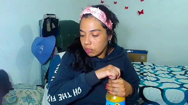 AmaraRoberts420 online show from November 23, 2025, 6:51 pm