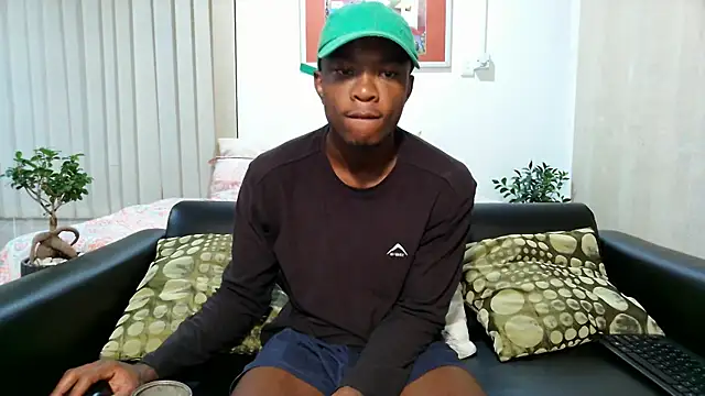 iCrushYenu online show from January 8, 2025, 11:41 pm