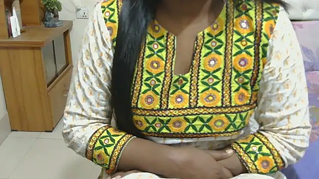 Snapshot of esita_1212 chatting on January 18, 2026, 2:20 pm esita 1212 online show from January 18, 2026, 2:20 pm