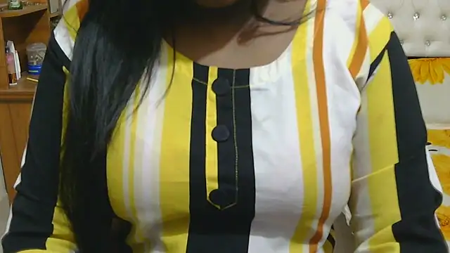 Snapshot of esita_1212 chatting on February 22, 2026, 3:13 pm esita 1212 online show from February 22, 2026, 3:13 pm