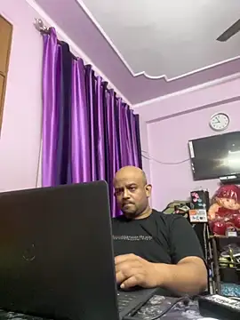 Snapshot of Dick_6inches chatting on October 27, 2025, 3:24 pm Dick 6inches online show from October 27, 2025, 3:24 pm