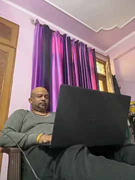 Snapshot of Dick_6inches chatting on November 28, 2025, 10:37 am Dick 6inches online show from November 28, 2025, 10:37 am