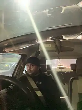 Snapshot of Dick_6inches chatting on October 31, 2025, 2:35 pm Dick 6inches online show from October 31, 2025, 2:35 pm