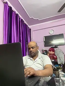 Snapshot of Dick_6inches chatting on November 4, 2025, 4:33 pm Dick 6inches online show from November 4, 2025, 4:33 pm