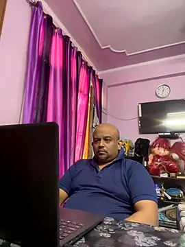 Snapshot of Dick_6inches chatting on November 9, 2025, 7:01 am Dick 6inches online show from November 9, 2025, 7:01 am