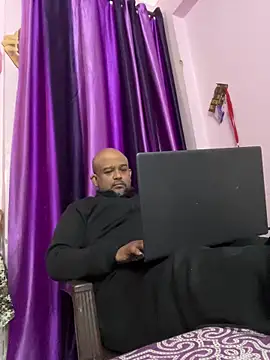 Snapshot of Dick_6inches chatting on February 13, 2026, 5:18 am Dick 6inches online show from February 13, 2026, 5:18 am