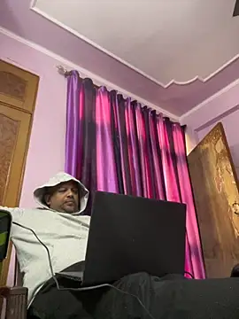 Snapshot of Dick_6inches chatting on November 23, 2025, 5:06 am Dick 6inches online show from November 23, 2025, 5:06 am