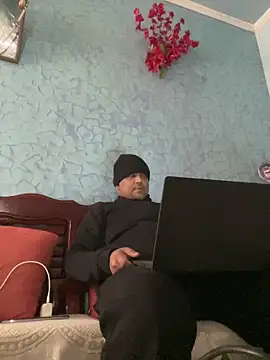 Snapshot of Dick_6inches chatting on December 20, 2025, 8:06 am Dick 6inches online show from December 20, 2025, 8:06 am