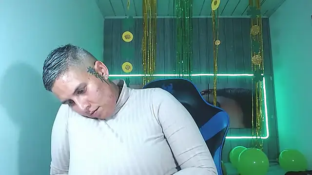 Yessi rousse online show from March 18, 2025, 9:01 am