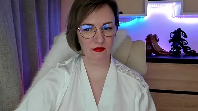 feliziaDesire online show from February 9, 2026, 2:04 pm