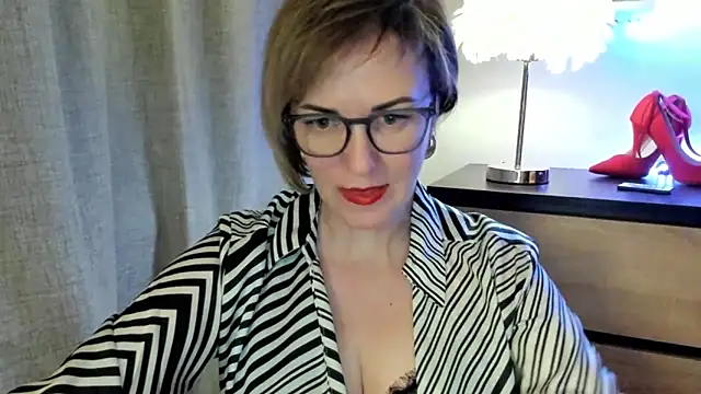 feliziaDesire online show from October 19, 2025, 1:14 pm