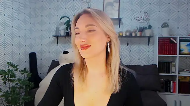 Snapshot of MillaXQueen chatting on April 20, 2026, 3:02 pm MillaXQueen online show from April 20, 2026, 3:02 pm
