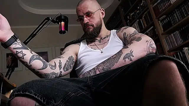 Snapshot of FindomJason chatting on May 26, 2026, 9:29 am FindomJason online show from May 26, 2026, 9:29 am