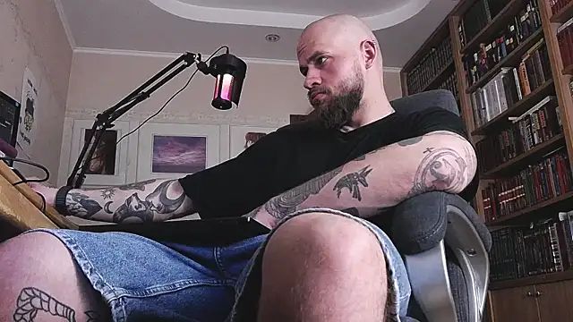Snapshot of FindomJason chatting on May 7, 2026, 11:46 am FindomJason online show from May 7, 2026, 11:46 am