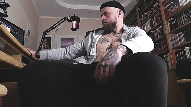 Snapshot of FindomJason chatting on April 26, 2026, 1:41 pm FindomJason online show from April 26, 2026, 1:41 pm