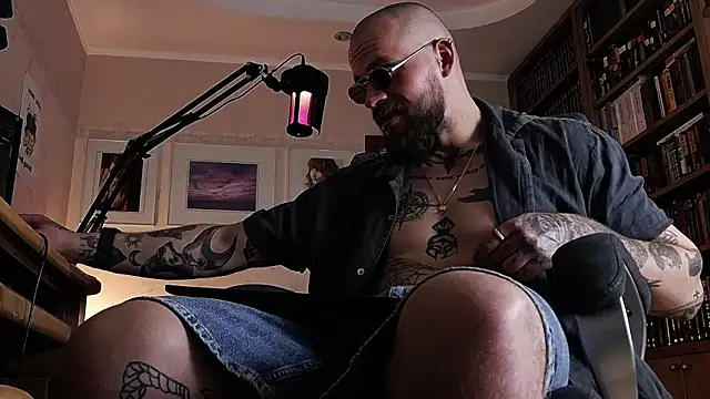 Snapshot of FindomJason chatting on May 25, 2026, 9:24 pm FindomJason online show from May 25, 2026, 9:24 pm