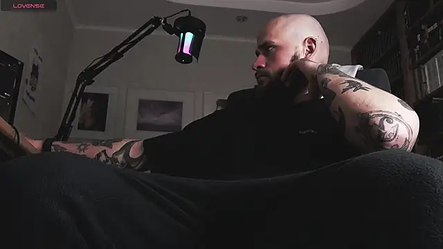 Snapshot of FindomJason chatting on January 12, 2026, 12:28 am FindomJason online show from January 12, 2026, 12:28 am