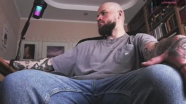 Snapshot of FindomJason chatting on February 25, 2026, 10:37 am FindomJason online show from February 25, 2026, 10:37 am