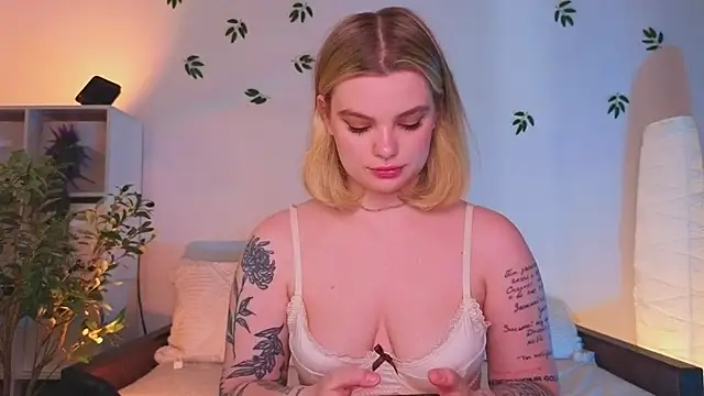 Hottie Jane online show from May 2, 2026, 11:59 am
