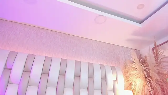 Rebeca jones online show from March 2, 2026, 12:12 pm