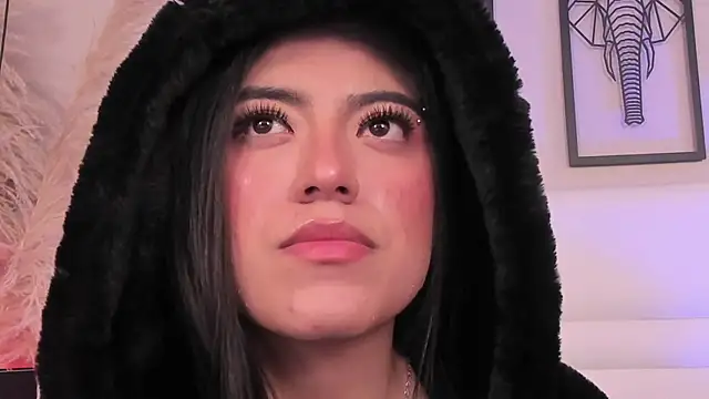 Rebeca jones online show from December 5, 2025, 12:26 pm