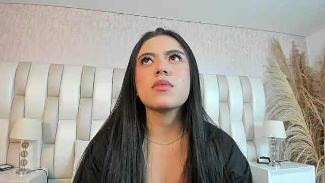 Rebeca jones online show from March 19, 2026, 12:05 pm