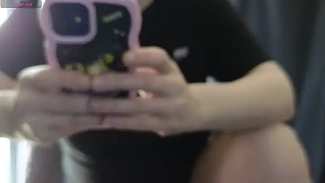 Snapshot of Mia_G0ld chatting on April 22, 2026, 1:18 pm Mia G0ld online show from April 22, 2026, 1:18 pm