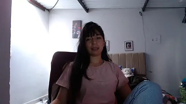 Snapshot of xx_nath_xx chatting on February 5, 2026, 8:04 pm xx nath xx online show from February 5, 2026, 8:04 pm