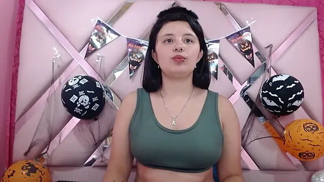 Snapshot of nathaly_low1 chatting on November 1, 2025, 3:13 am nathaly low1 online show from November 1, 2025, 3:13 am